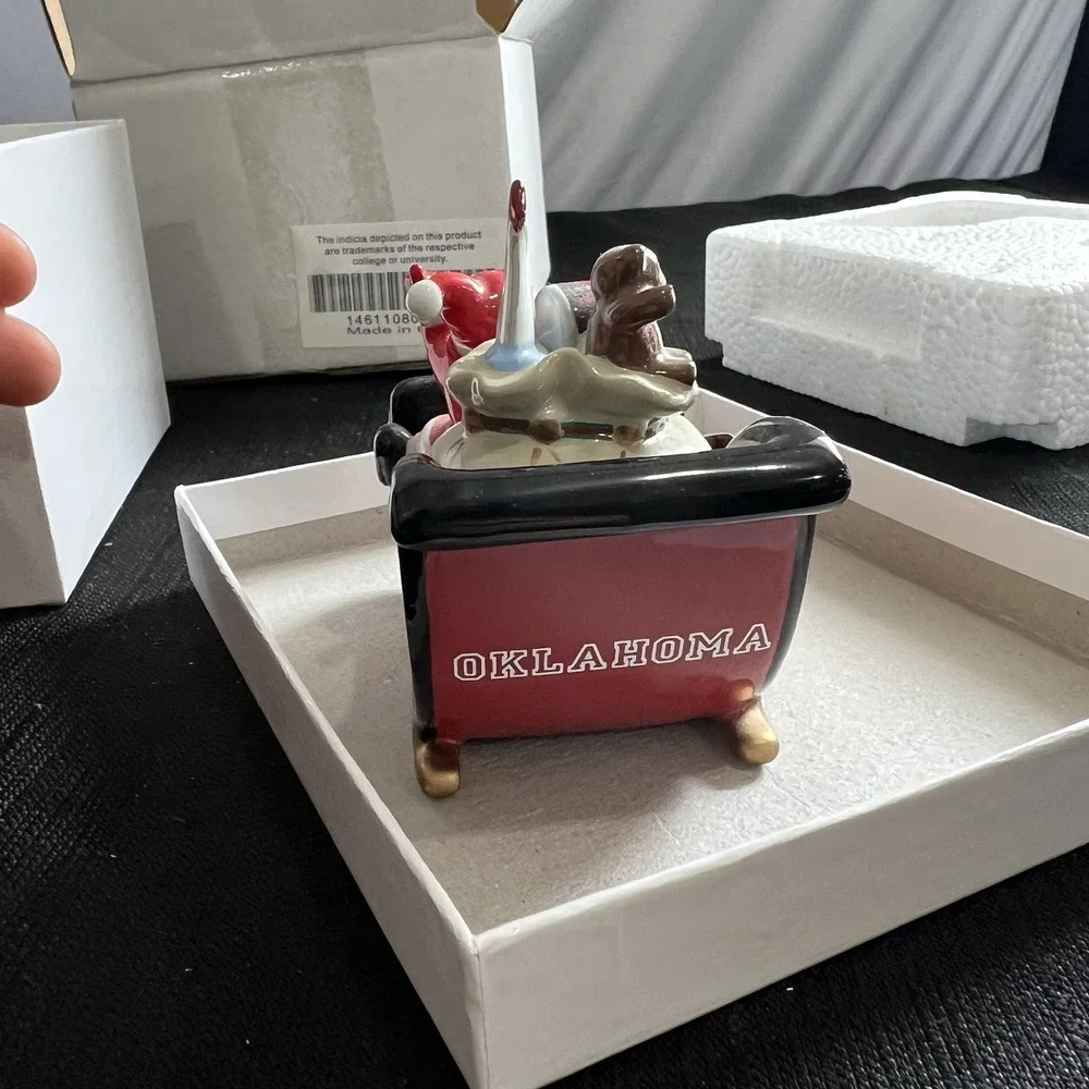 Oklahoma Sooners 2008 Christmas Sleigh Santa Figurine College‎ Football